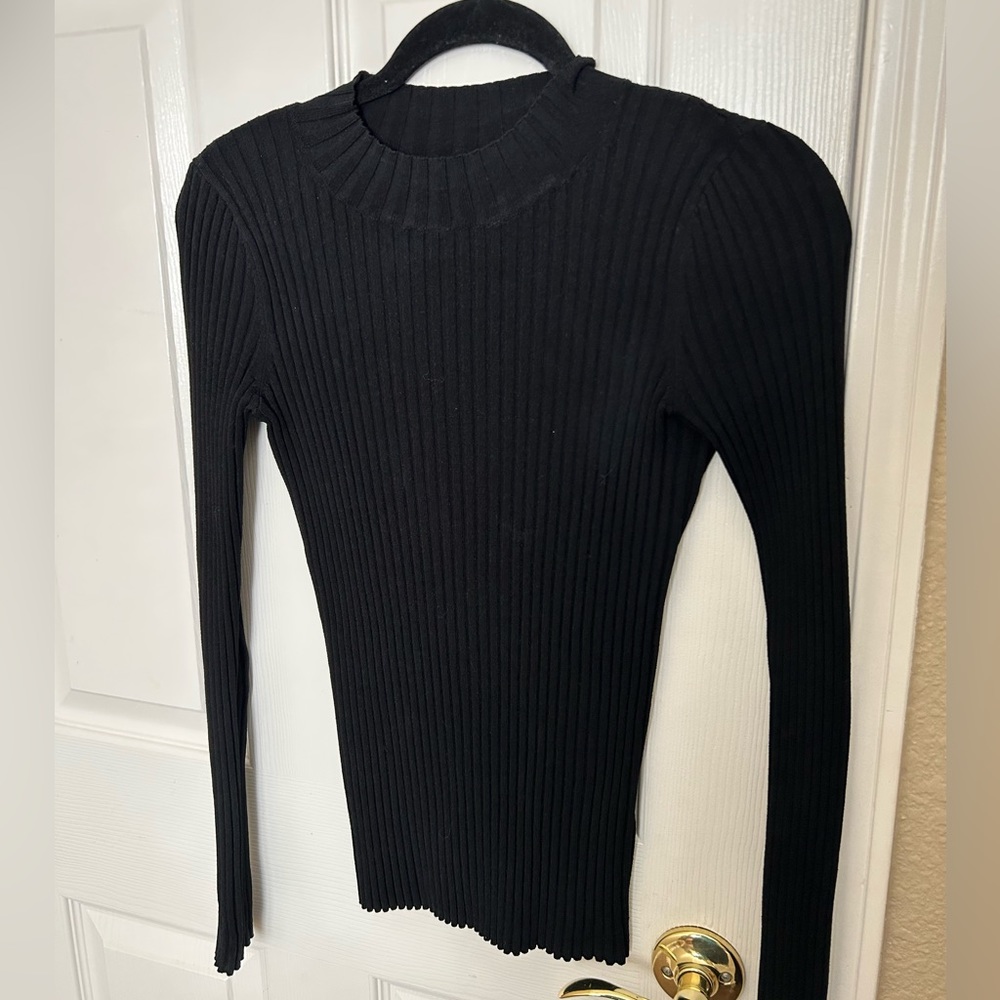 Banana Republic black long sleeve top